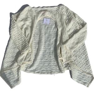 Solaris style women’s size small white unique loose layered knitted cardigan